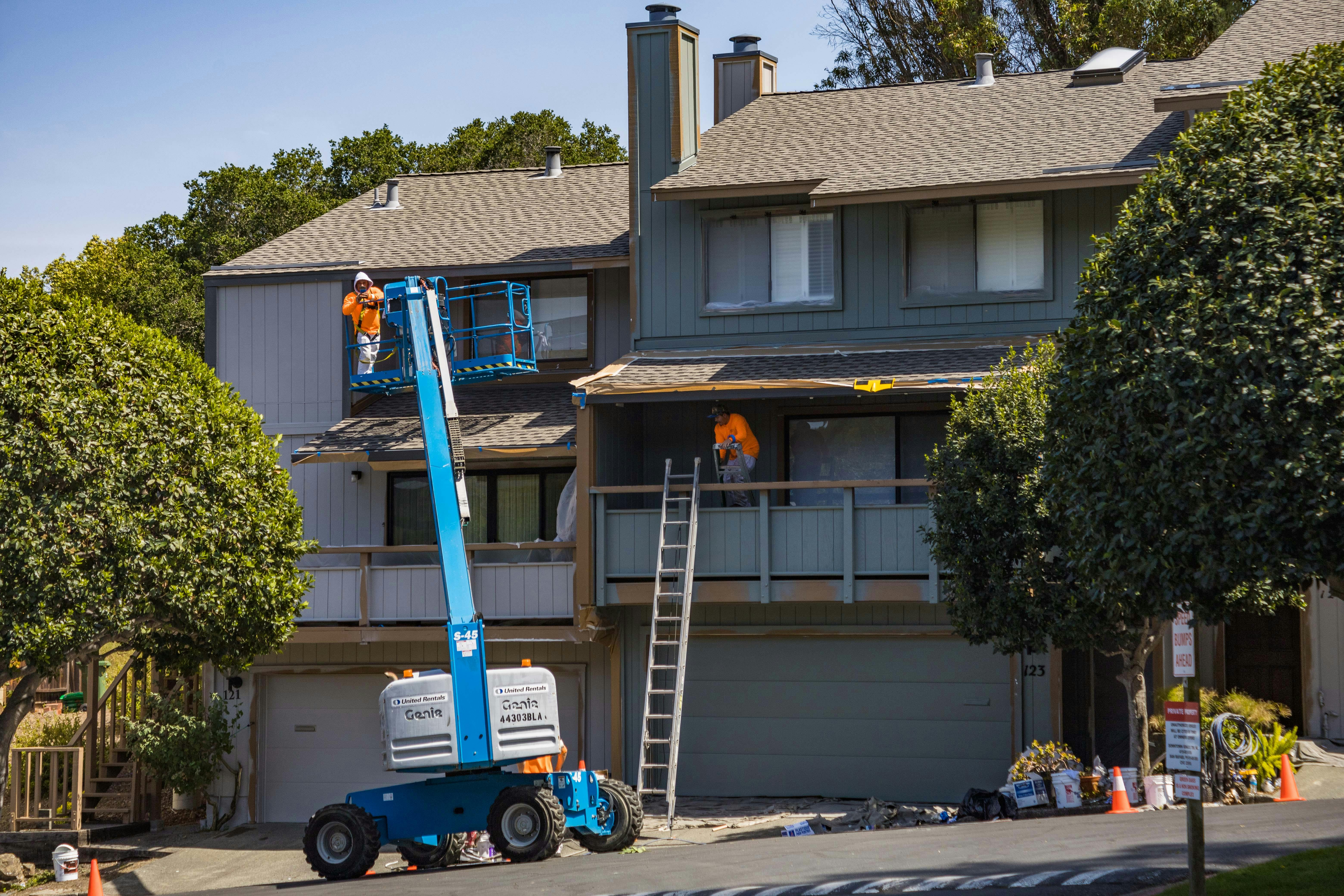 Seasonal Siding Care: Spring Cleaning and Fall Preparation